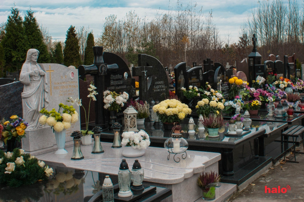 Wszystkich Świętych na cmentarzu w Grabowie