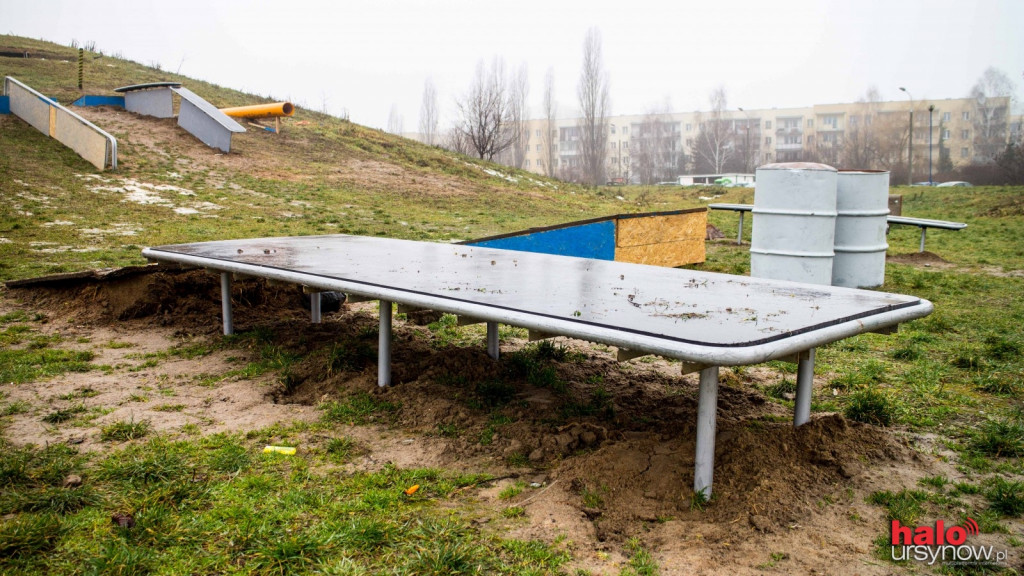 Snowpark na Ursynowie czeka na śnieg. ZOBACZ ZDJĘCIA