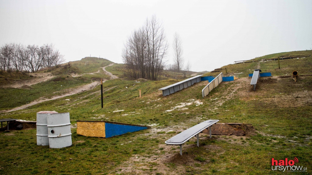 Snowpark na Ursynowie czeka na śnieg. ZOBACZ ZDJĘCIA