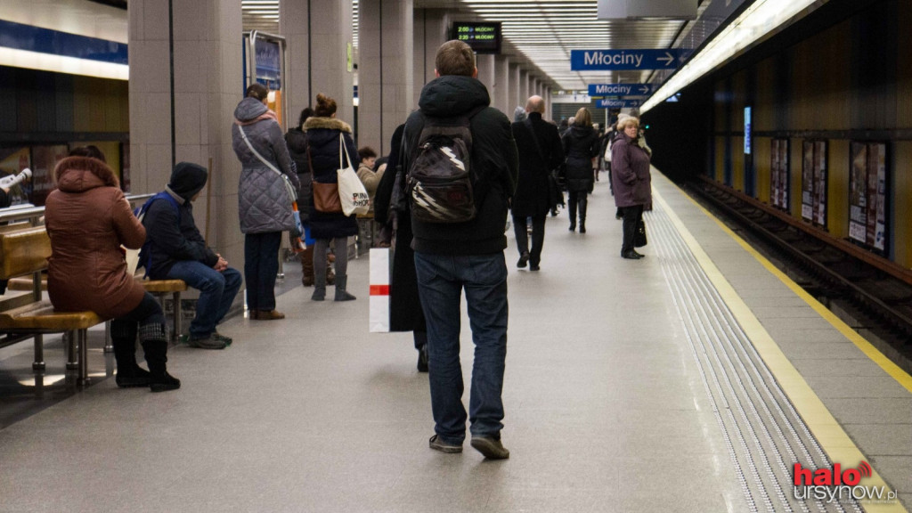 [AKTUALIZACJA] Awaria w metrze. Pociągi jeżdżą wolniej