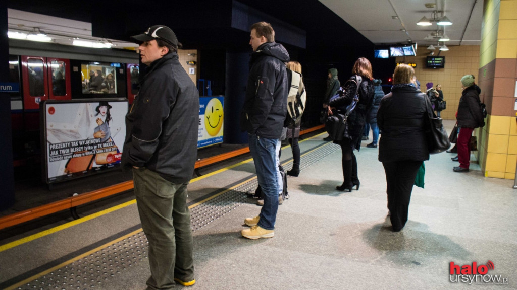[AKTUALIZACJA] Awaria w metrze. Pociągi jeżdżą wolniej