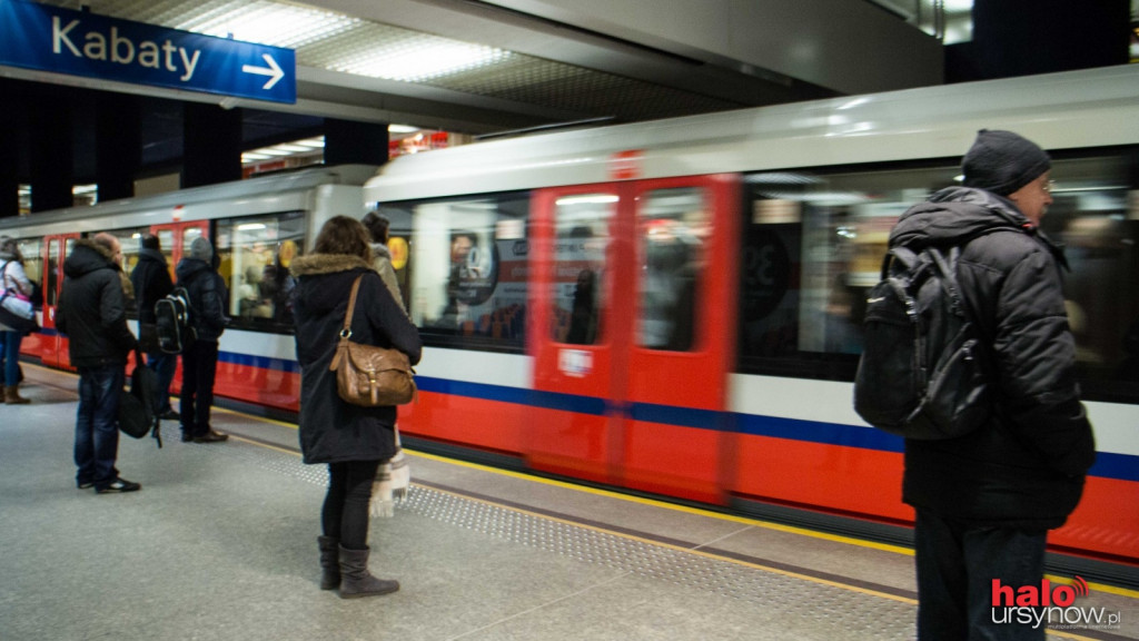 [AKTUALIZACJA] Awaria w metrze. Pociągi jeżdżą wolniej