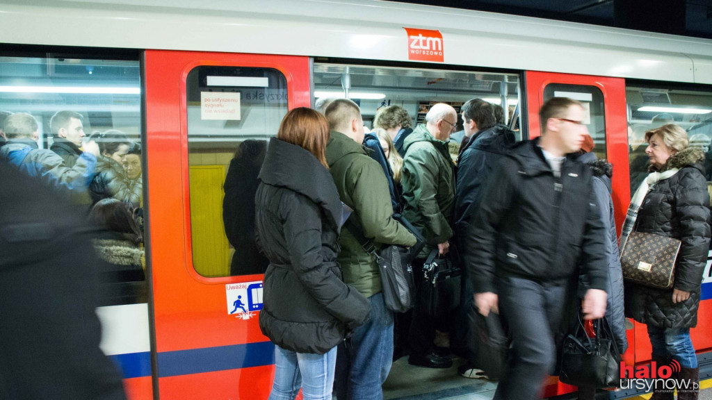 [AKTUALIZACJA] Awaria w metrze. Pociągi jeżdżą wolniej