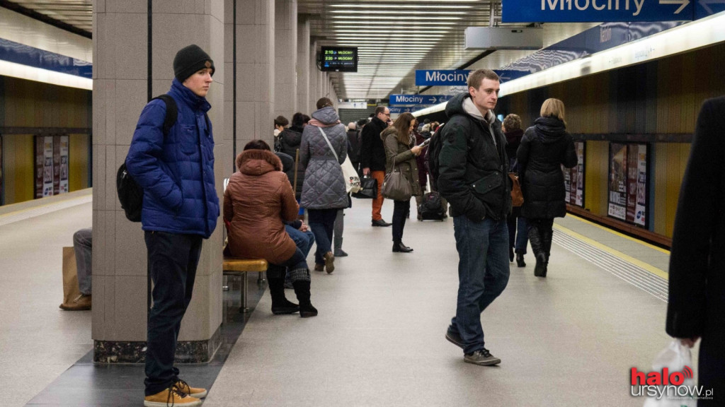 [AKTUALIZACJA] Awaria w metrze. Pociągi jeżdżą wolniej