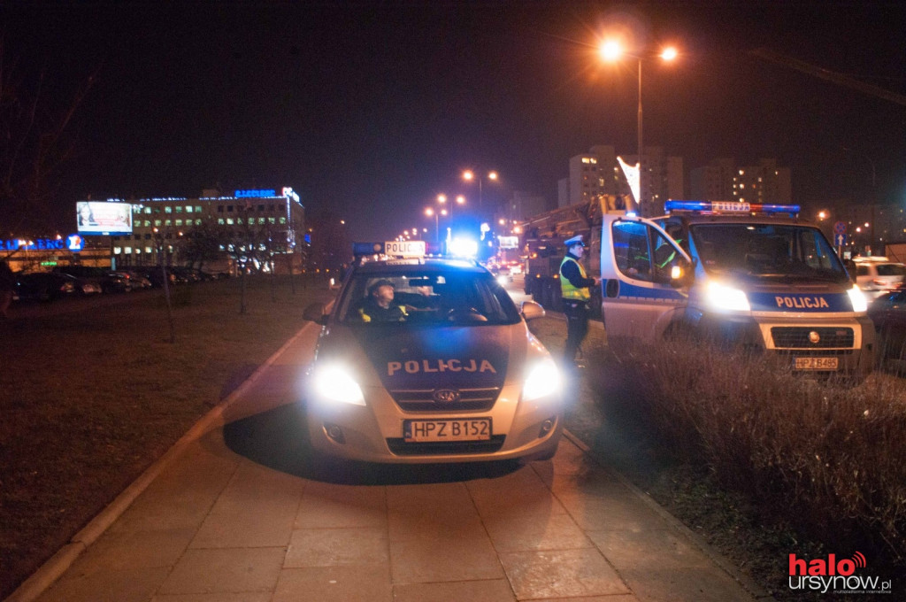 Wypadek na KEN. Cała aleja stoi w korku.