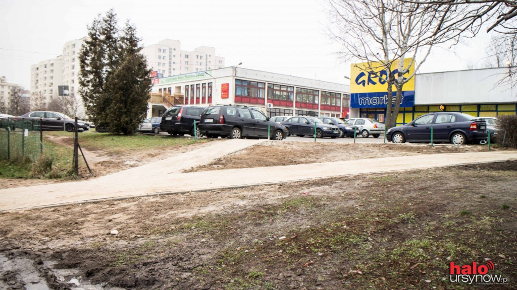  Mieszkańcy wydeptali sobie ścieżkę. Teraz jest tam chodnik