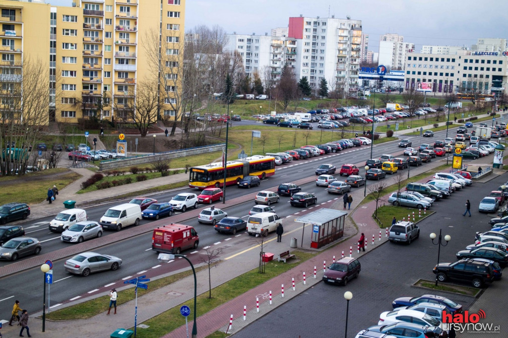 Aleja KEN stanęła. Ogromy korek w stronę Kabat