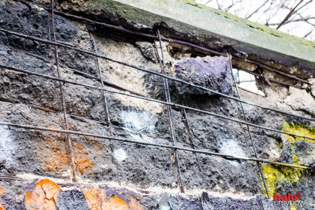Mur wyścigów konnych się sypie
