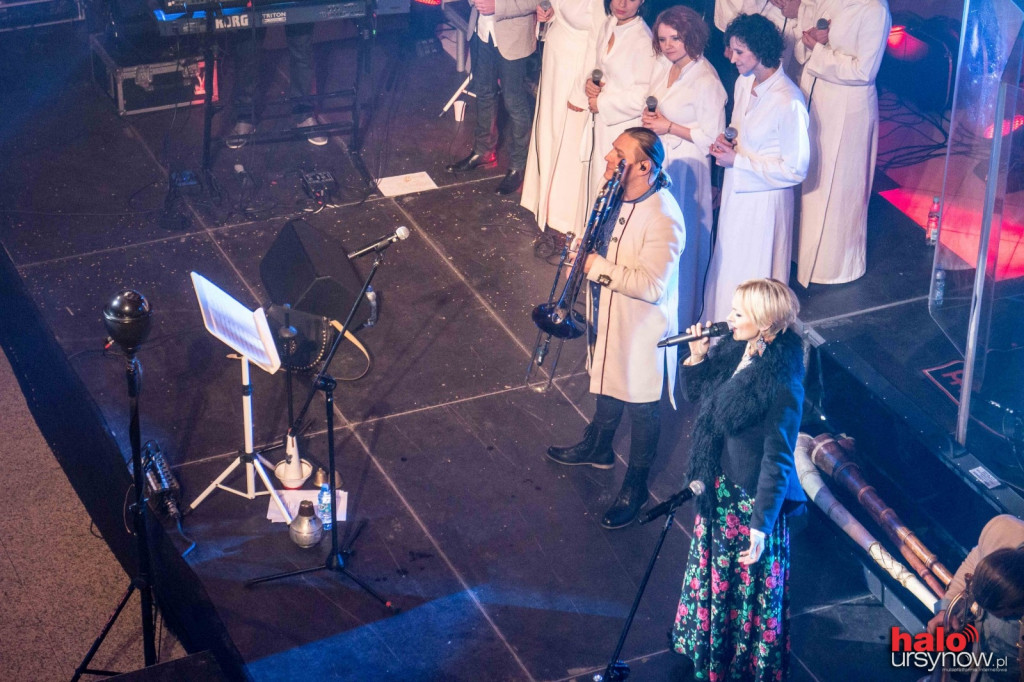Golec uOrkiestra zaśpiewała kolędy. Kościół pękał w szwach!