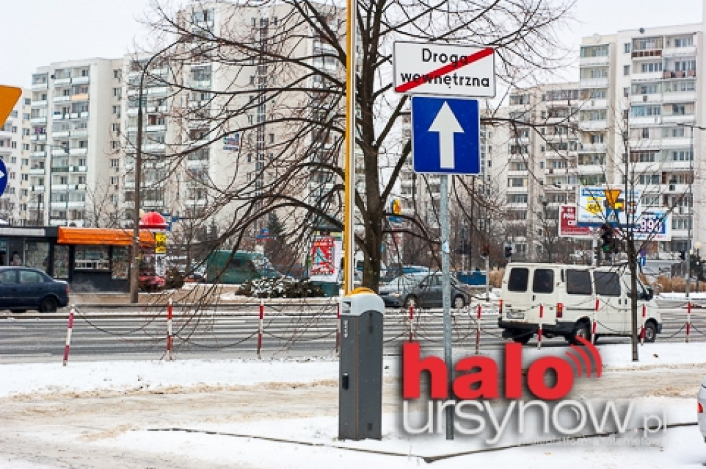 Pod urzędem brakuje miejsc parkingowych