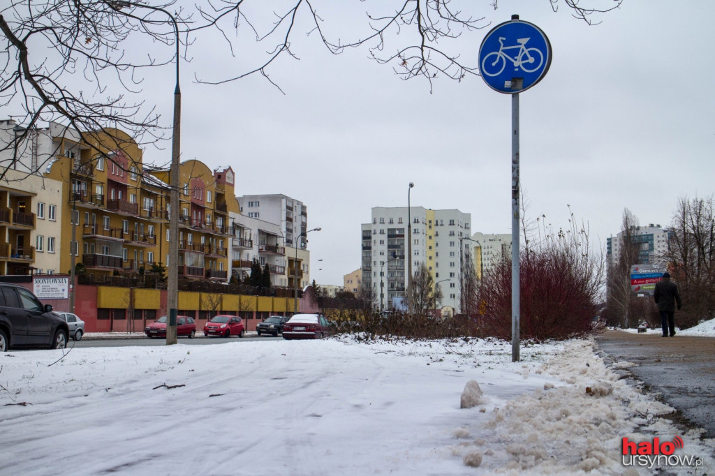 Ścieżki rowerowe pod śniegiem. Bo tak oszczędniej