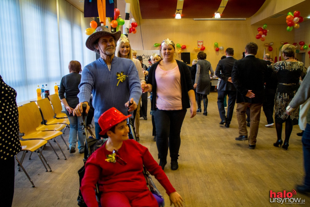 Tańce i zabawy czyli Bal Karnawałowy osób niepełnosprawnych FOTO