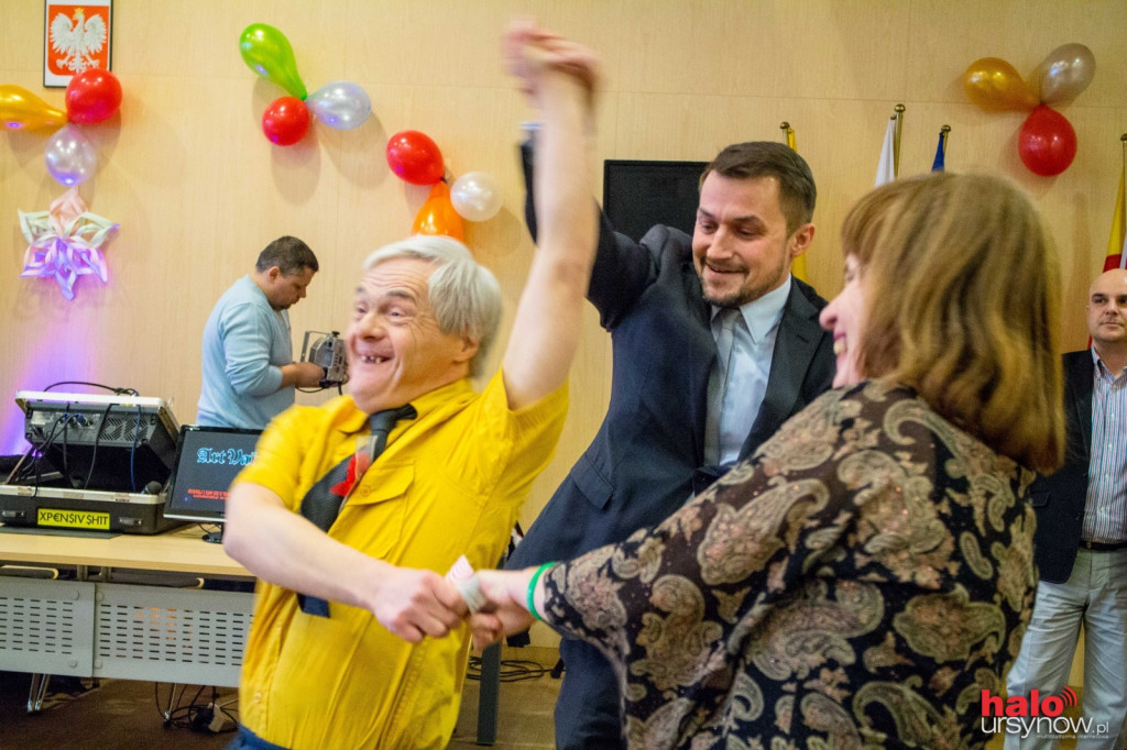 Tańce i zabawy czyli Bal Karnawałowy osób niepełnosprawnych FOTO