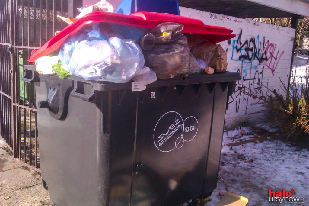 Miała być rewolucja, jest wysypisko. Kontenery są przepełnione