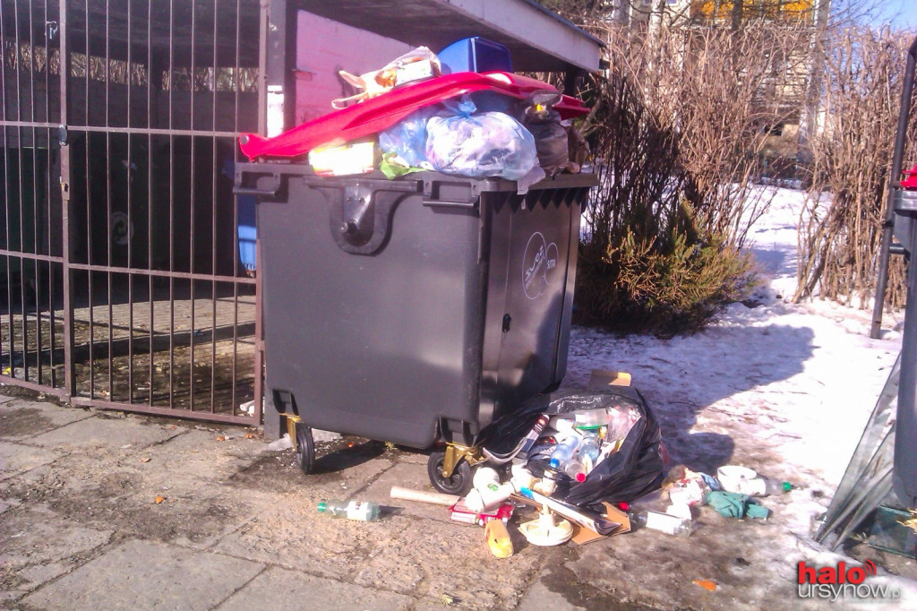 Miała być rewolucja, jest wysypisko. Kontenery są przepełnione