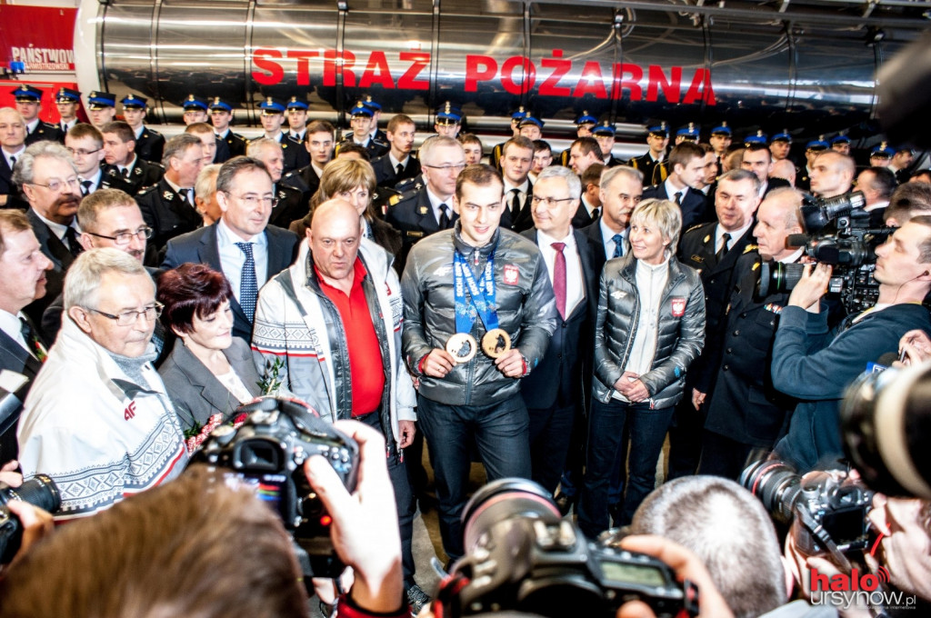 Złoty strażak z Soczi na Ursynowie. Powitanie Zbigniewa Bródki