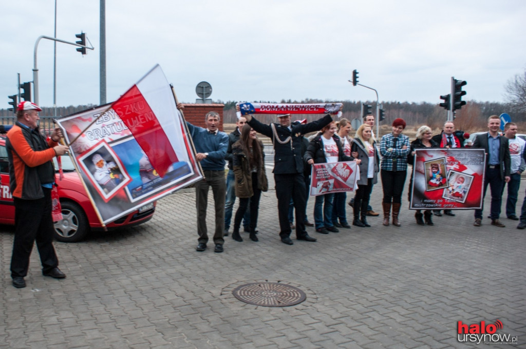 Złoty strażak z Soczi na Ursynowie. Powitanie Zbigniewa Bródki