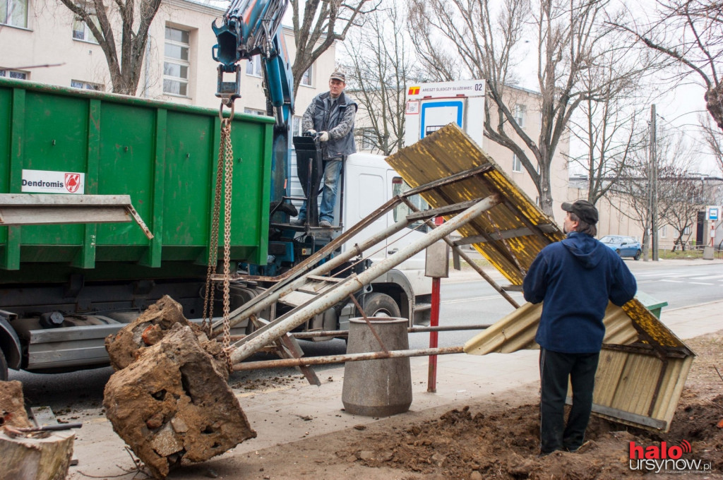 Sukces haloursynow.pl! Zdewastowana wiata usunięta