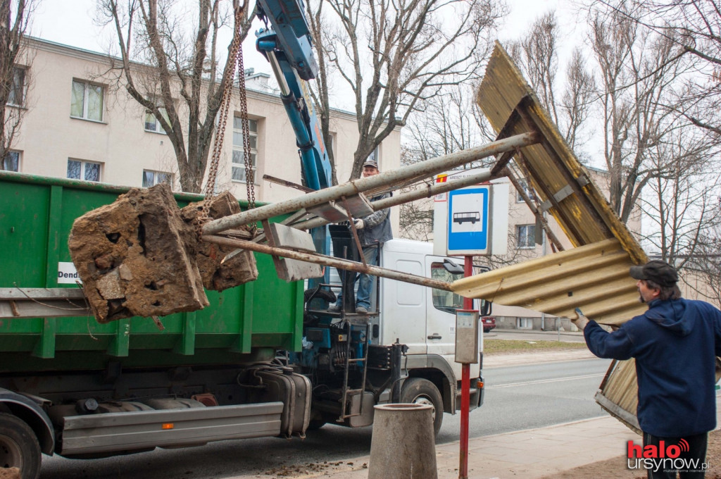 Sukces haloursynow.pl! Zdewastowana wiata usunięta