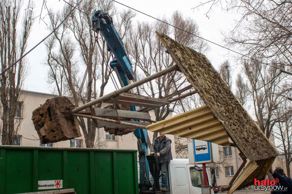 Sukces haloursynow.pl! Zdewastowana wiata usunięta