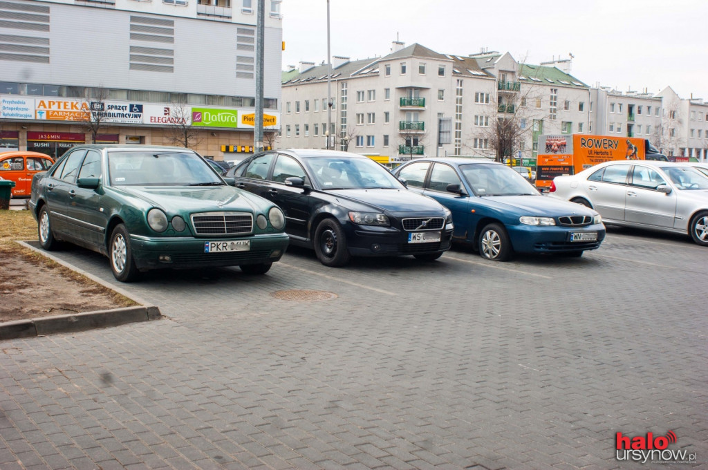 Problem z parkowaniem na Ursynowie? Wprowadźmy parkometry!