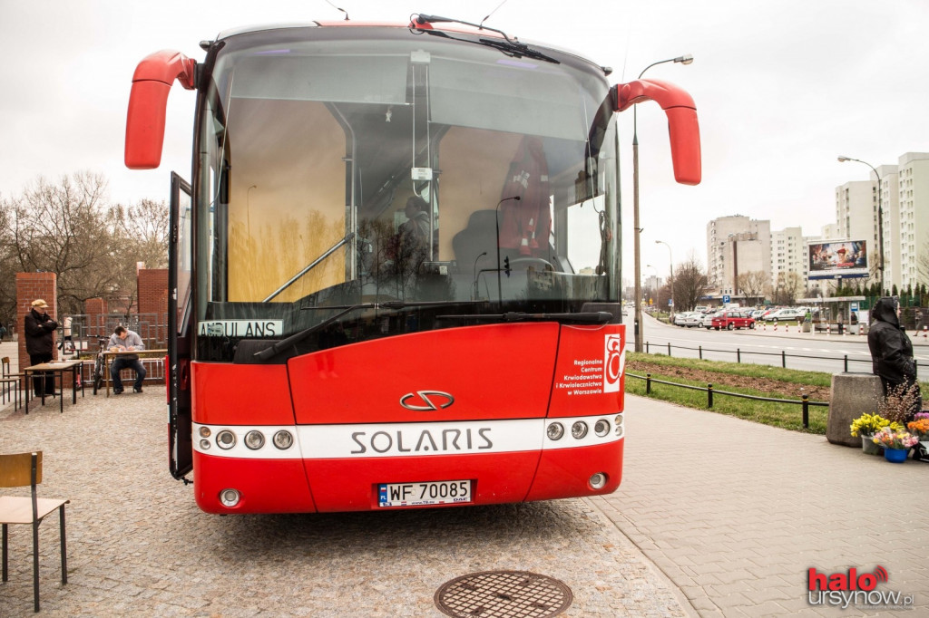 Krwiobus na Ursynowie. Mieszkańcy oddają krew