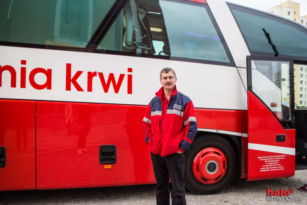 Krwiobus na Ursynowie. Mieszkańcy oddają krew
