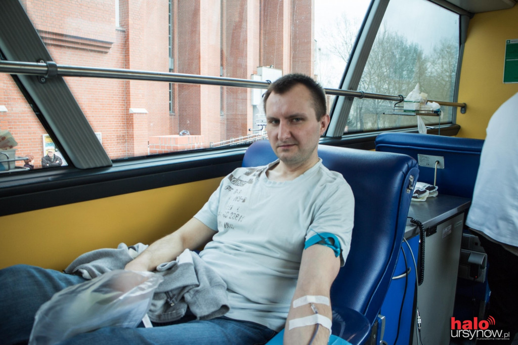 Krwiobus na Ursynowie. Mieszkańcy oddają krew