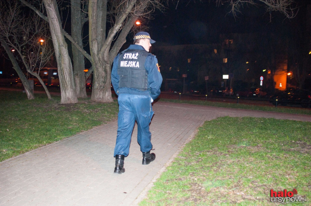 Nocny patrol Straży Miejskiej i portalu haloursynow.pl