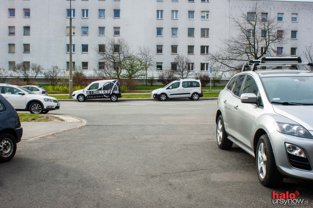Wyjazd z parkingu grozi śmiercią lub kalectwem