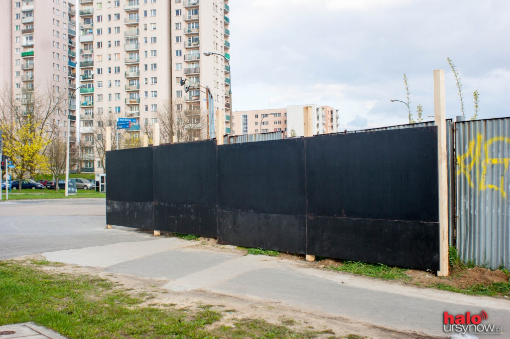 Budują nowy płot wokół Fortepianu! To pierwszy krok inwestorów