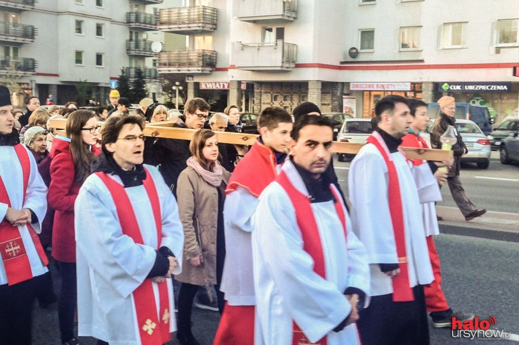 DROGA KRZYŻOWA. Kilkaset osób przeszło ulicami Ursynowa