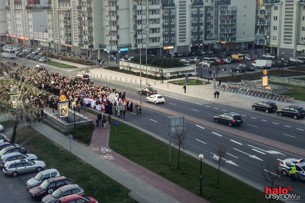 DROGA KRZYŻOWA. Kilkaset osób przeszło ulicami Ursynowa