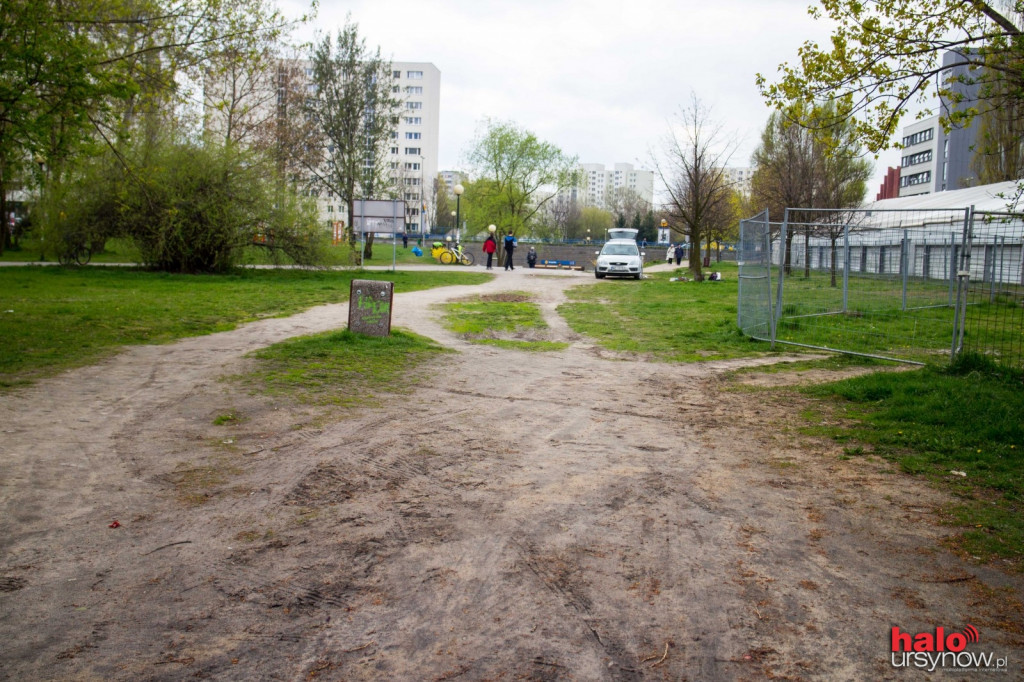 Upragniony przez mieszkańców chodnik powstanie jeszcze w  kwietniu