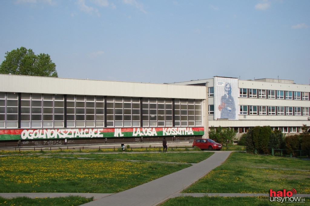 Mural na ścianie LXIII L.O. im. Lajosa Kossutha