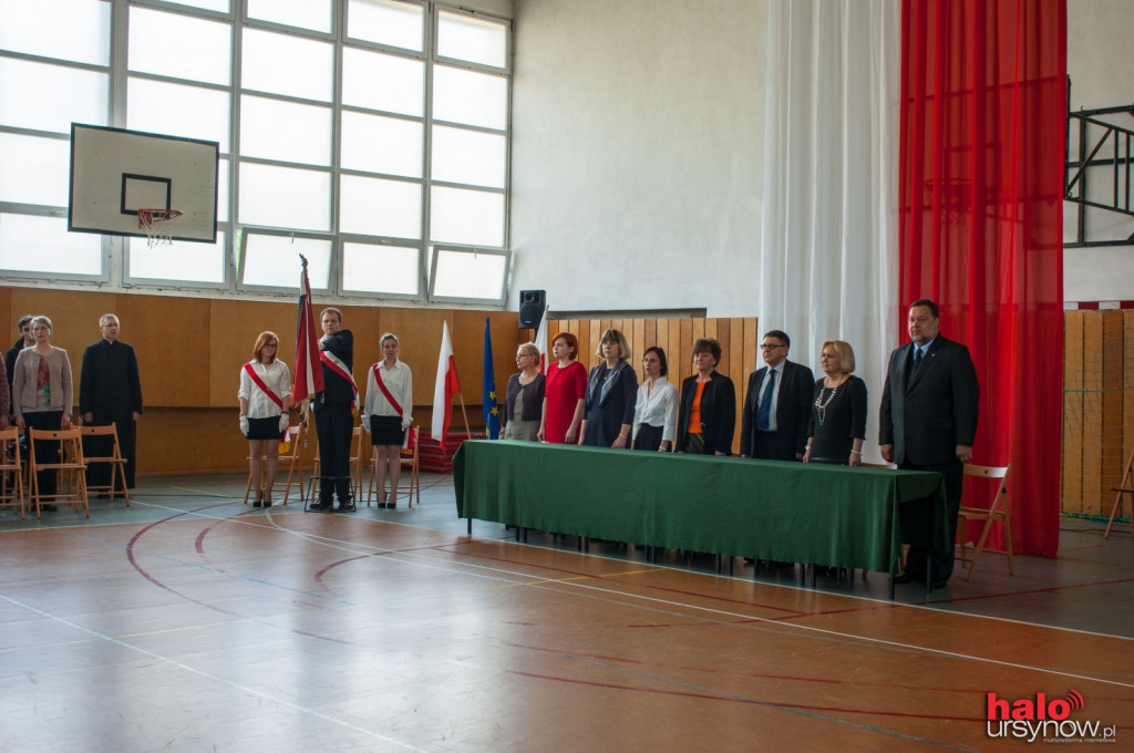 Odebrali świadectwa. Przed nimi już tylko egzamin dojrzałości