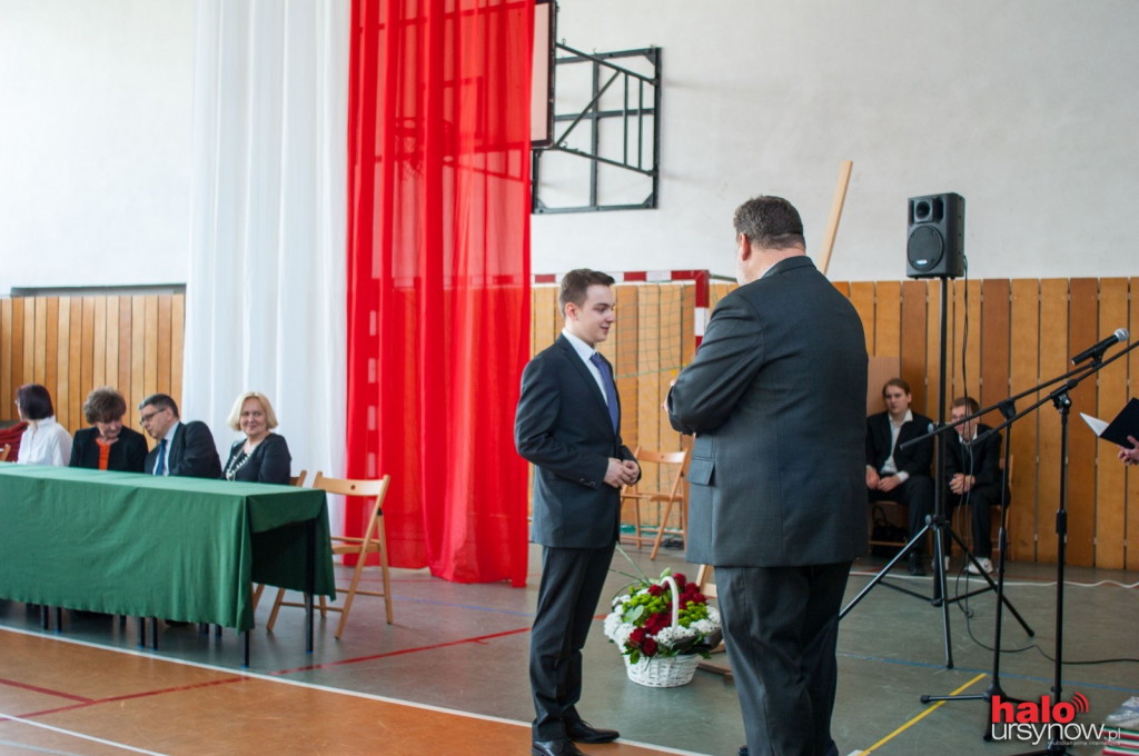 Odebrali świadectwa. Przed nimi już tylko egzamin dojrzałości