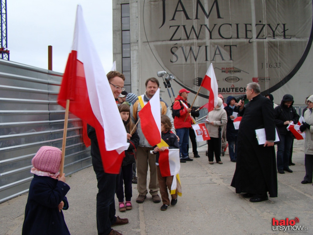 Dzień Flagi - przemarsz ulicami Ursynowa
