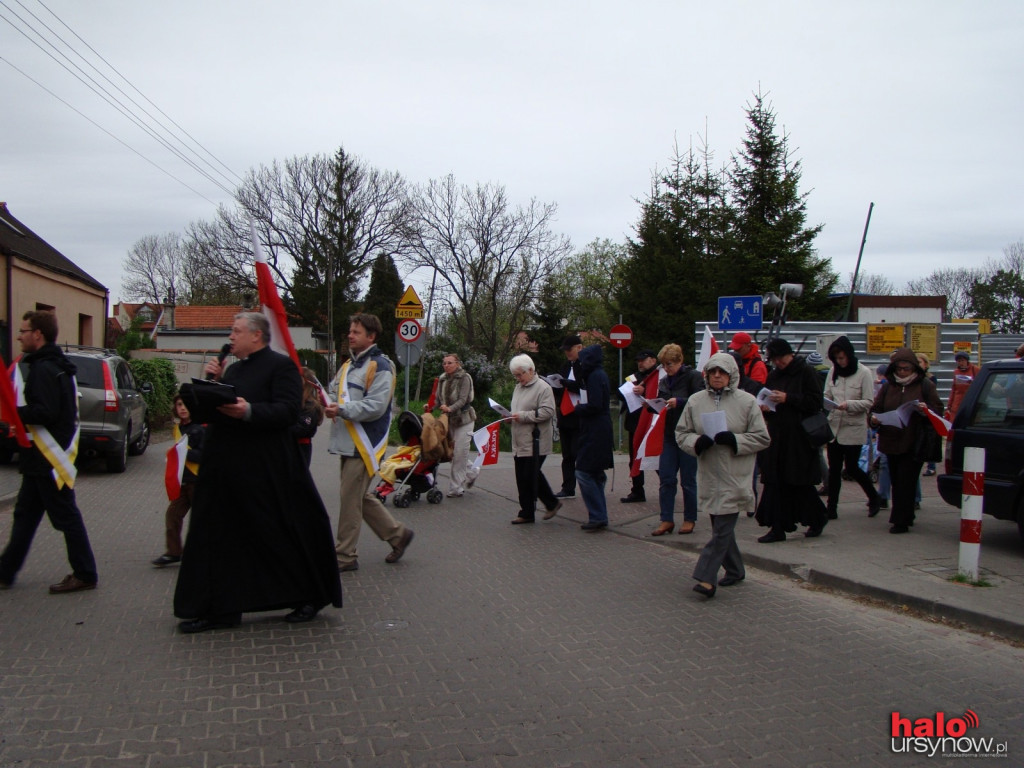 Dzień Flagi - przemarsz ulicami Ursynowa