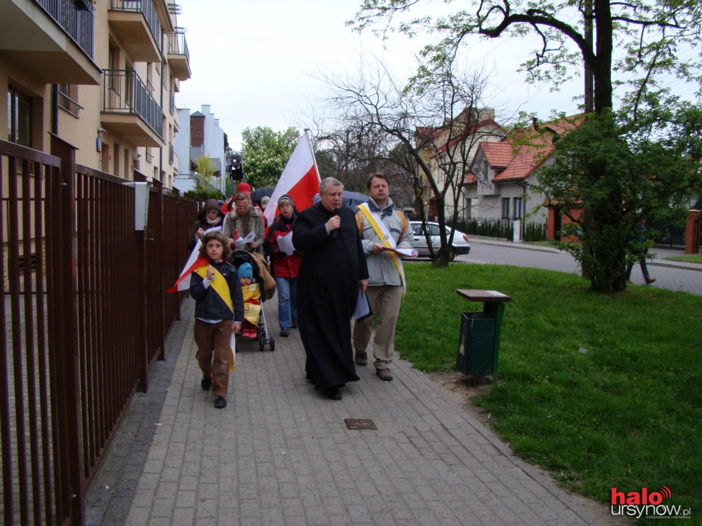 Dzień Flagi - przemarsz ulicami Ursynowa