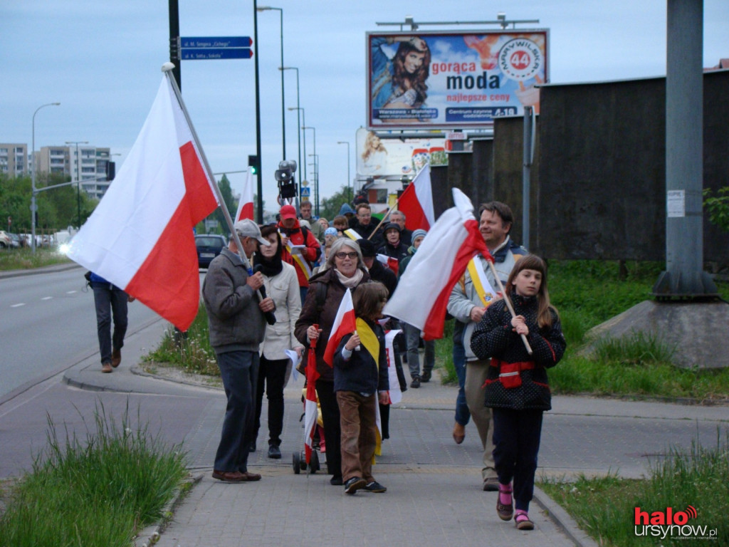 Dzień Flagi - przemarsz ulicami Ursynowa