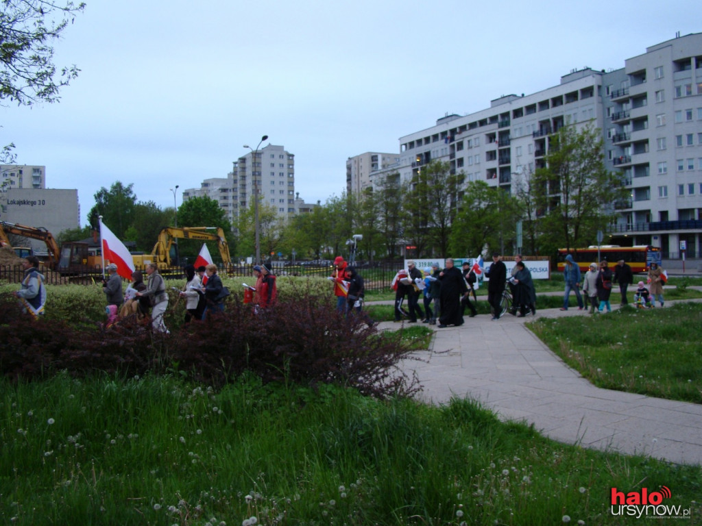 Dzień Flagi - przemarsz ulicami Ursynowa