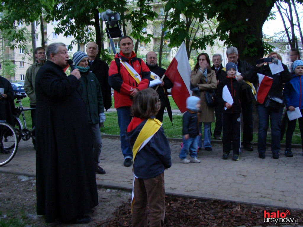 Dzień Flagi - przemarsz ulicami Ursynowa
