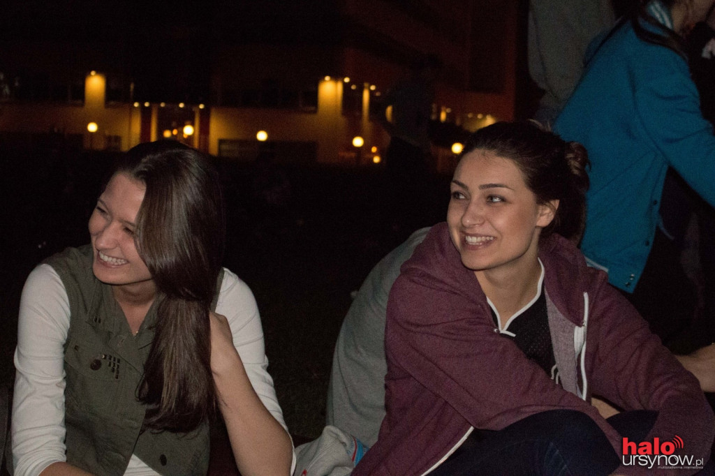 Koce, popcorn i leżaki na SGGW. Studenckie Kino Letnie