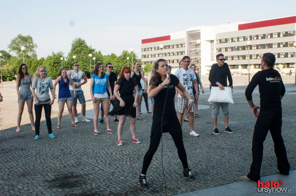 Wąsy, bitwa na poduszki i warsztaty taneczne na SGGW! FOTO
