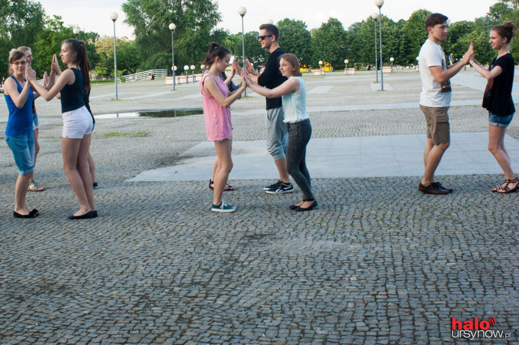 Wąsy, bitwa na poduszki i warsztaty taneczne na SGGW! FOTO