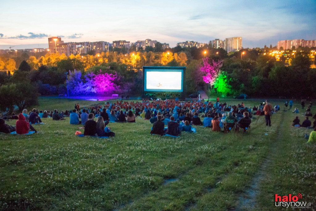 RUSZYŁO KINO POD CHMURKĄ! Kilkaset osób oglądało 