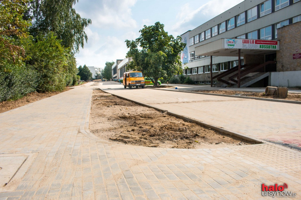 Bezpieczna droga do szkoły przy Hirszfelda. ZA MILION.