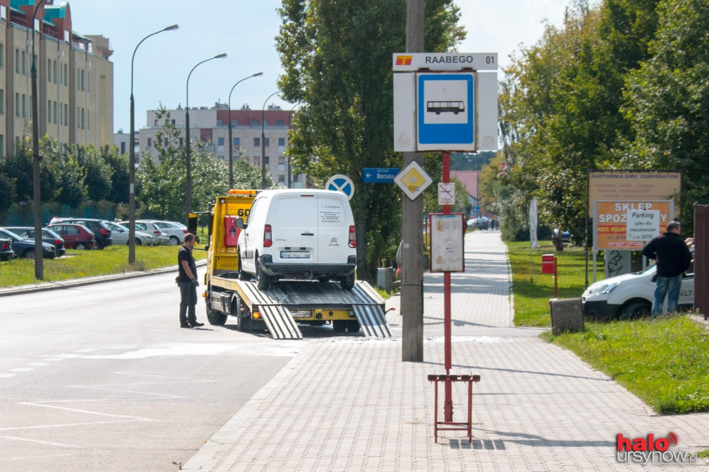 POŻAR AUTA. Samozapłon na ul. Przy Bażantarni. FOTO