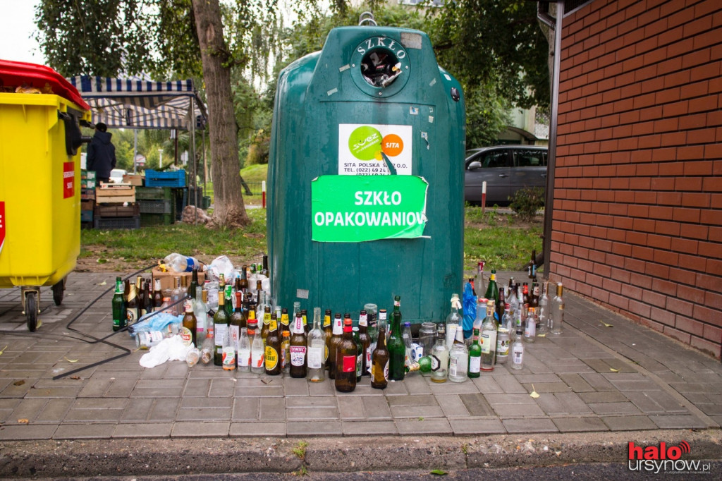 Osobliwa wystawa, nietypowa instalacja czy zwyczajny śmietnik?